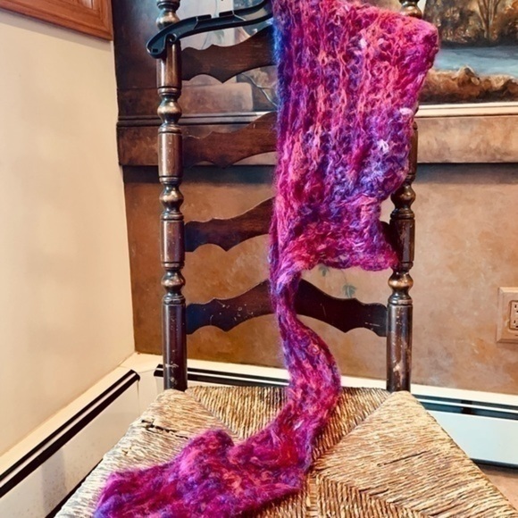 ✨💖 Hand Knit 🧶 Ombré Fuzzy Hood w Attached Scarf ✨ - Picture 9 of 10